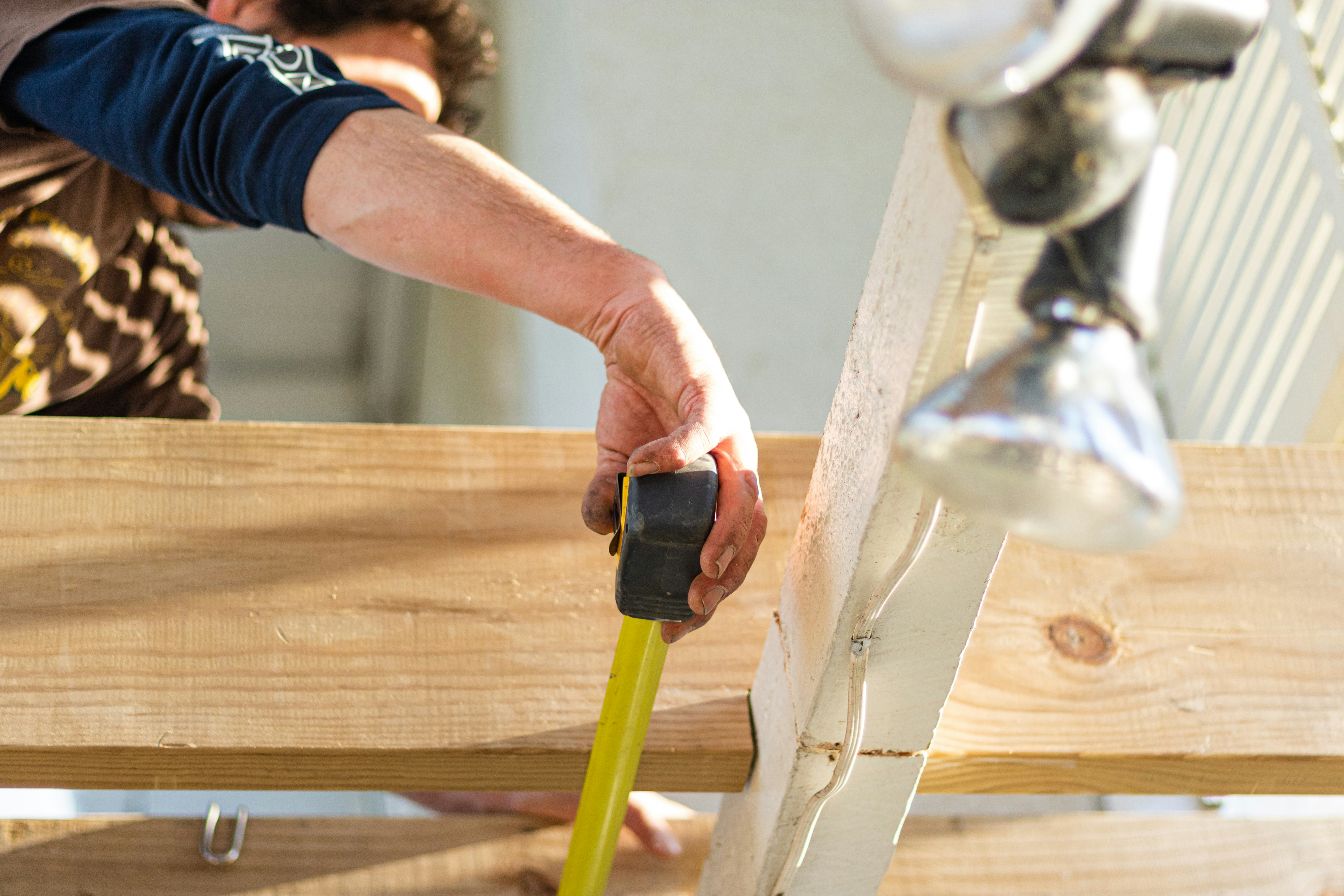 How to become a carpenter